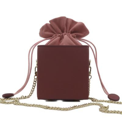 China Fashion Design Bucket Bag Fashionable Small Cute Handbags Chain Handbags For Women for sale