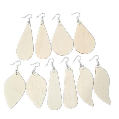 China Europe 50 pieces of unfinished wooden earring decoration accessories are the empty wooden pieces for sale