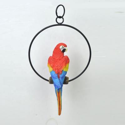 China Wholesale Europe Polyresin Parrot Bird Figurines Welcome Sign Statue for sale