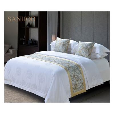 China Wholesale Nondisposable Elegant Full Size SANHOO Polyester Jacquard Hotel Bed Scarf 5 Star Hotel Bed Runner for sale