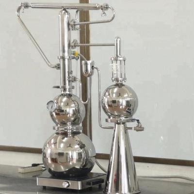 China Energy Saving Essential Oil Vacuum Distillation Helichrysum Italicum Essential Oil Distiller for Hemp Oil Cdb Extractor for sale