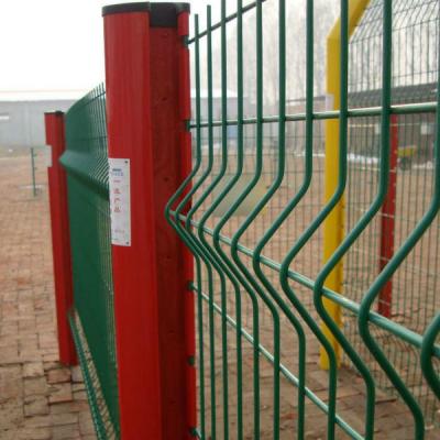 China Easily Assembled Low Price Welded Fence Triangle Bending Garden Metal Mesh Guardrail Net Fence for sale