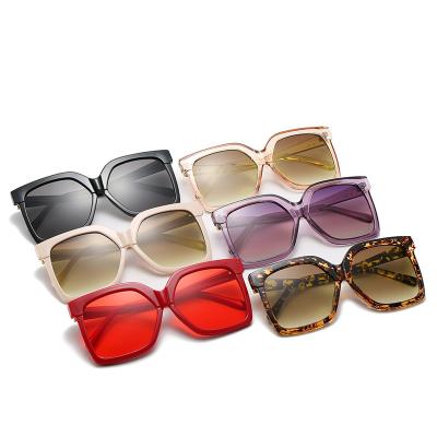 China Oversized Square Cute Square Shield Women Diamond Sunglasses Fashionable Luxury Bright Portable Comfort for sale