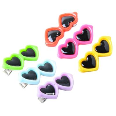 China Viable Plastic Hair Clips 10 Colors Cute Pet Heart Shape Dog Hair Accessories Christmas Pet Gift Photo Props for sale