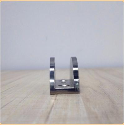 China Shock resistant; Fire retardant ; Raincoat ; Anti corrosion ; Table Top Rack Glass Fitting Material Glass Hanging Clamp for sale