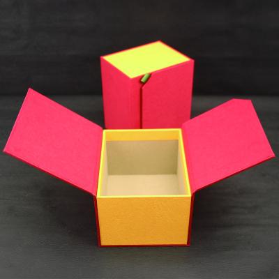 China Recyclable Red Wholesale Custom Logo Cardboard Paper Gift Premium Luxury Perfume/Magnetic Lipstick Cosmetics Packaging Box for sale