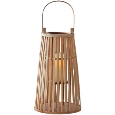 China Durable Material Natural Rattan Lantern With Handle Great For Wedding And Home Decorations for sale