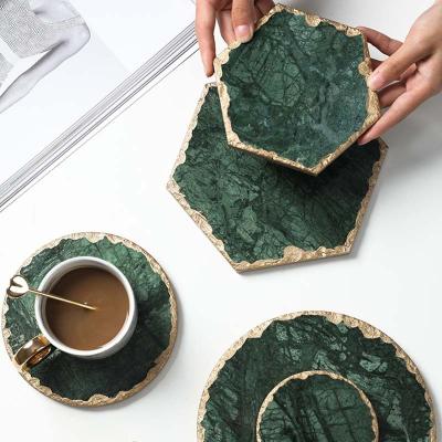 China Viable Emerald Natural Place Mat Pan Table Mat Cup Marble Coasters with Gold Edges Set of 3 for sale