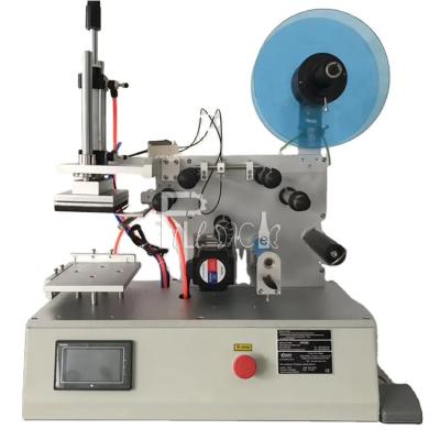 China Square Flat Bottle Labeling Machine 2000BPH Jars Adhesive Sticker Semi Automatic for sale