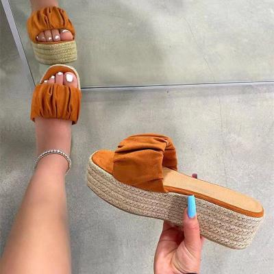 China SHOCK ABSORBING 2021 European and American Summer Open-toe Shortbread Cake Beach Flat Bottom Sandals and Large Size Slippers Platform Slippers for sale