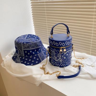 China Fashion Bandana Bucket Clips 2021 Luxury Handbags For Women Bag Purse And Hat Set Ladies Leather Trim Handbags for sale