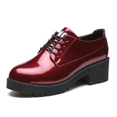 China Autumn 2020 Fashion Breathable Round Head Chunky Heel Lace Up Patent Leather Women's Shoes Fashion Muller Shoes for sale