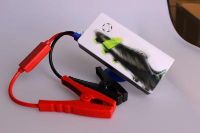 China começo MultiFunction do salto do veículo 8000mAh 12 volts para a emergência à venda