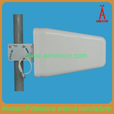 China Outdoor 800MHz-2.7GHz 9dBi Log Periodic Broadband Yagi Antenna Wifi WLAN Antenna for sale