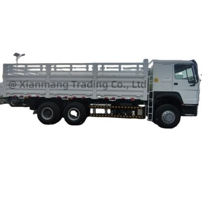 Chine Sinotruck HOWO 371HP 30t LHD clôture camion de chargement camion Dolly planche murale de côté complet à vendre