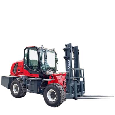 Cina 4x4 All Terrain Forklift 4 Wheel Drive Off Road Forklift in vendita