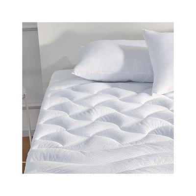 China 2022 Innovative Products Super Comfort Sustainable High Density Foam Cooling Compressed Topper In A Box Protector Queen Mattress Protector for sale