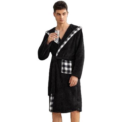 China Long Thermal Winter Thickened Warm Flannel Bathrobe Plus Size Soft Men's Plaid Hooded Pajamas Bathrobe Nightgowns for sale