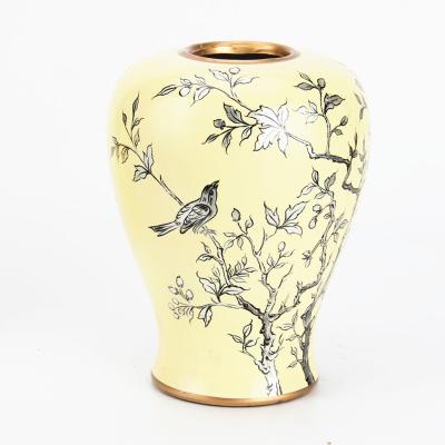 China Traditional Clear Vase Bisque Bird Decoration Vase Rose Color Table Vase Wedding Ceramic Decoration for sale