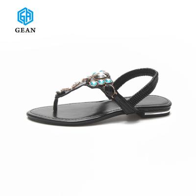 China 2019 Latest Design Fashion Anti-slippery Wholesale Ladies Flip Flops Women Diamond Slippers for sale