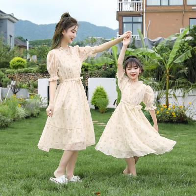 China QUICK DRY Chiffon Floral Bowknot Ruffles Matching Outfits Mommy and Me Short Sleeve Family Beach Mom Girl Dresses for sale