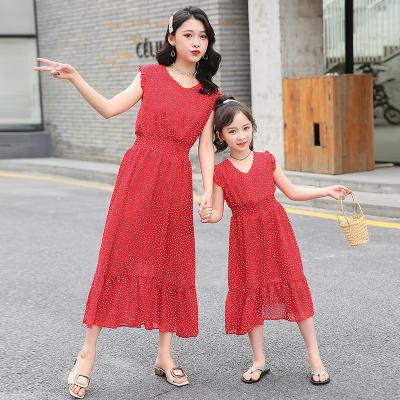 China Parent-child Matchingoutfit summer QUICK DRY dress new 2022 summer female mommy and me long wave red broken stitch sleeveless dress for sale