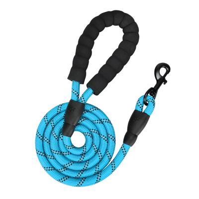 China Strong Stocked Dog Leash with Comfortable Padded Handle and Highly Reflective Wires Dog Leashes for Medium and Large Dogs for sale