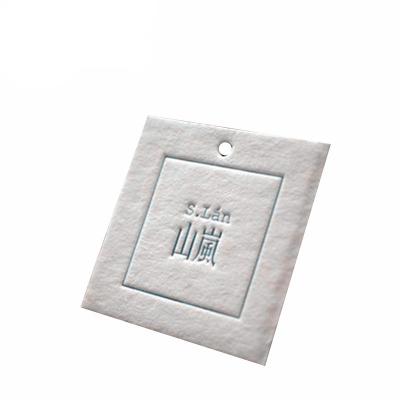 China Hang Tags Cloth Paper Printed Customized Anti-Counterfeit Branding for Gift and Custom Clothing Bags for sale