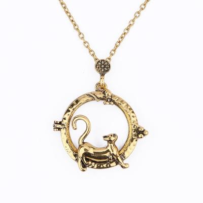 China Vintage Ebay European American Hot Selling Multi Design Magnify Glass Necklaces Animal Shape Pendant Sweater Necklaces for sale