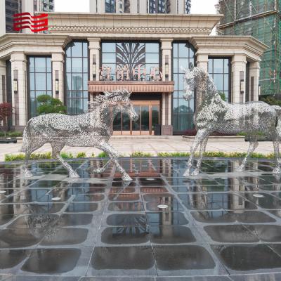 Cina Tecnica di saldatura Scultura di cavalli in acciaio inossidabile per installazioni d'arte urbana in Europa in vendita