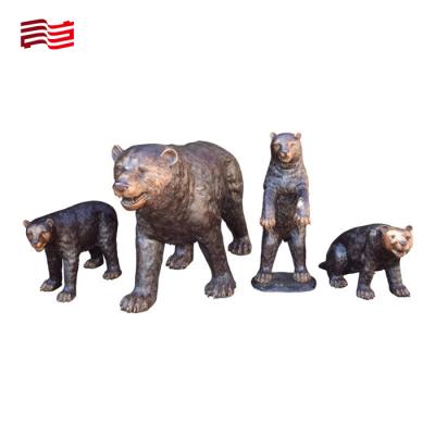 China Escultura de oso de bronce a tamaño natural Estatuas de animales de metal personalizadas para instalaciones artísticas en venta