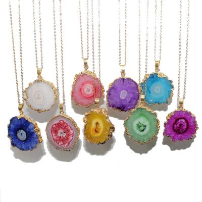 China Natural Druzy Necklace Vintage Flower Irregular Shape With Pendant Crystal Charms Mixed Color Natural Gold Plating Design for sale