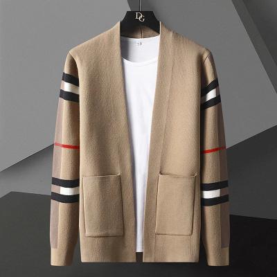 China Autumn Winter Designer Cardigan Spliced ​​Color Anti-pilling Cardigan Plus Size England Style Pocket Men's Cardigan Fashion By Size for sale