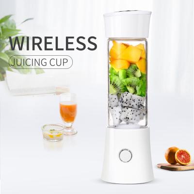 China Portable Smoothie Maker 4000mAh Large Battery Long working Time Rechargeable Juicer 480ML Juice Maker for Banana Peach Berries for sale