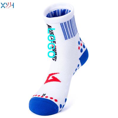 China Breathable Cotton Seamless Crew Sports Socks Men Chose Terry Running Socks Patterned Quarter Tennis Golf Socks for sale