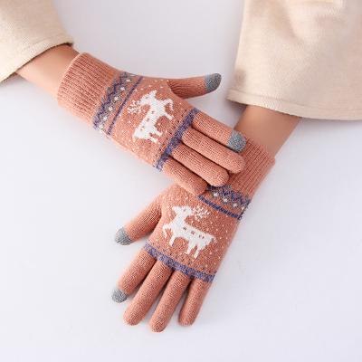 China Cute Christmas Deer Thickened Knitting Pink Gloves Lovely Wool Girls Durable Winter Gloves Lady for sale