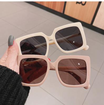 China Newest Fashion Anti UV400 Girls Women Plastic Sunglasses Oversized Sun Glasses Fit Women's Shades Sunglasses for sale