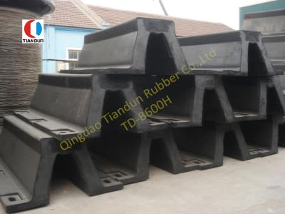 China Black Arch Marine Rubber Fender For Steamship , 600H High Strength for sale