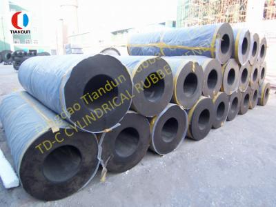 China Black Cylindrical Rubber Fender SGS Certificate For Berth , Low Reaction Force for sale