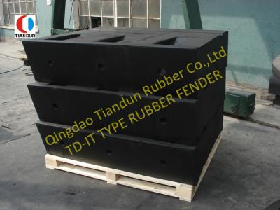 China Collision Avoidance Mooring Rubber Marine Fenders , Deflection 57.5% for sale