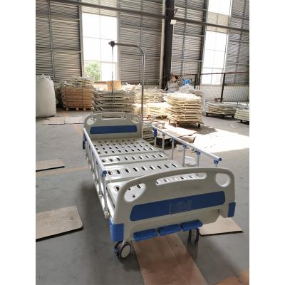 China Cheap price 3 function adjustable manual hospital bed made of medical plastic with three cranks for sale for sale