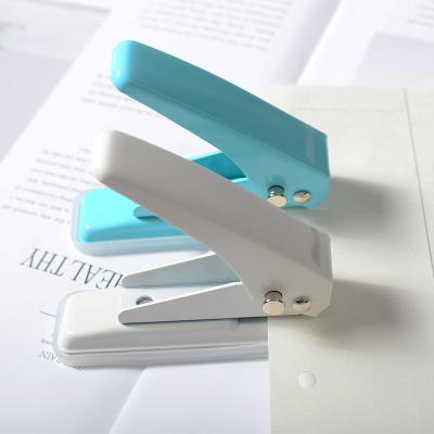 China Hand Punch Paper Factory Hole Puncher School Office Metal Paper Wholesale Single Hole Puncher 2023 for sale