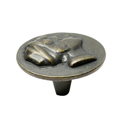 China Durable Custom Zinc Alloy Brass Furniture Knobs Metal Mushroom Shape Engraved Flower Cabinet Drawer Knobs for sale