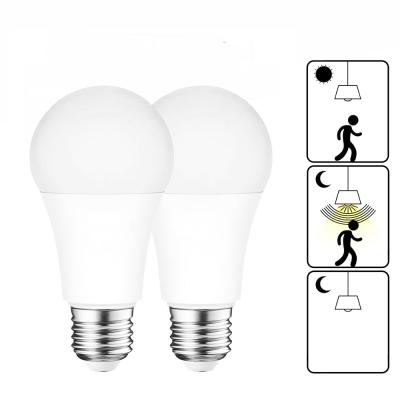 China Light Bulb 8W 800LM Transient Security Motion Sensor LED High Brightness Outdoor / Indoor for sale