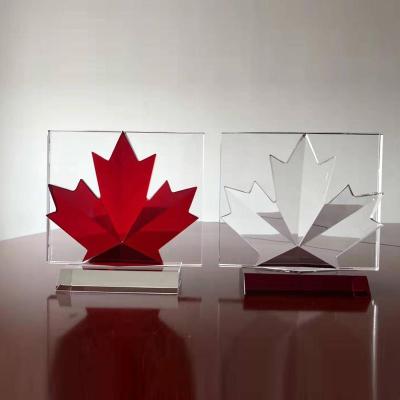 China Crystal glass processing New Crystal maple leaf trophy Crystal Awards for sale