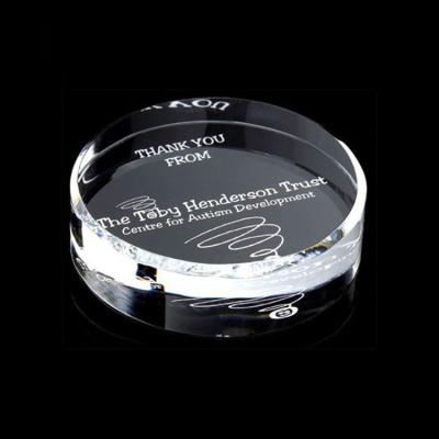 China Crystal glass processing 3d Laser Paperweight Round Engrave The Logo Paperweight Crystal Glass for sale