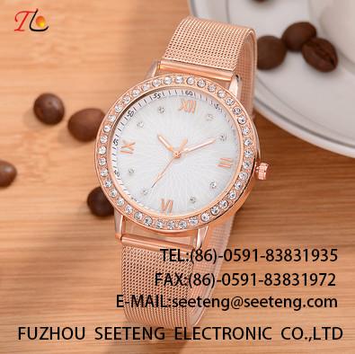 China Wholesale Alloy Strap Alloy Round Case Ladies Quartz Watches With a Lots Diamonds delicate  fashion watch for sale