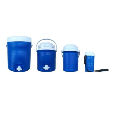 China Sustainable Plastic Insulated Portable Outdoor Ice Water Cooler Jugs Buckets Set For Beer, Wine, Fruit Juice, Camping, Party Use for sale