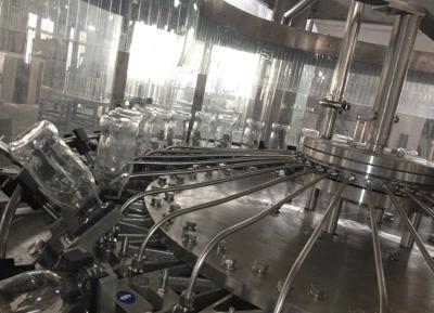 China Máquina de enchimento automática do refresco, máquina de enchimento da soda da garrafa de vidro de 8000 - 12000 BPH à venda