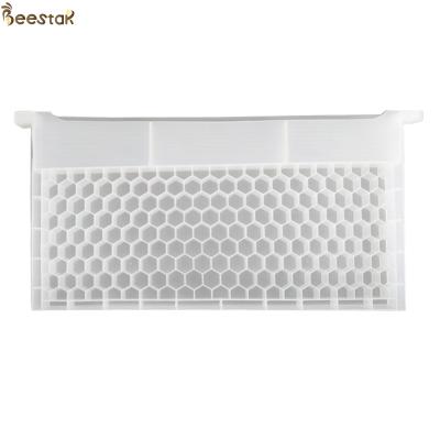 China Multifunctional plastic farms bee feeder hive accessores for langstroth hive beekeeping for sale